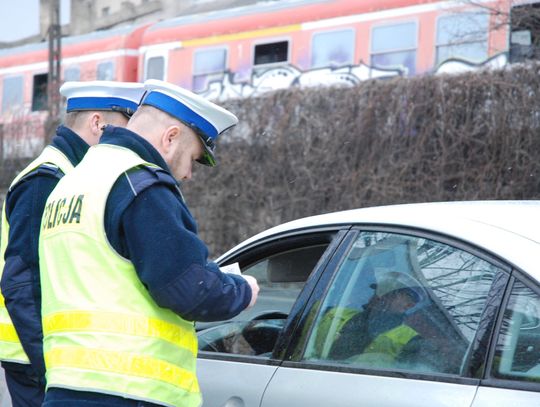 21-latek z Rybna stracił prawo jazdy i dostał wysoki mandat