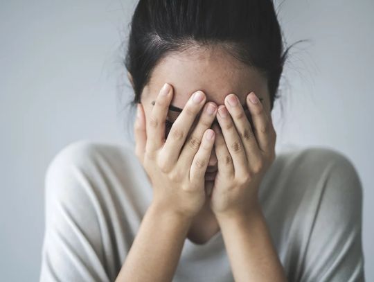 Czy depresja to tylko smutek? Jak odróżnić ciężką chorobę od pogorszenia nastroju