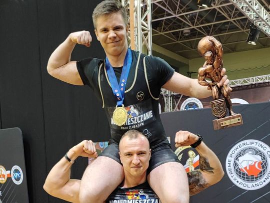 Kacper Stajszczak mistrzem Europy w trójboju siłowym w kat. do 90kg U18