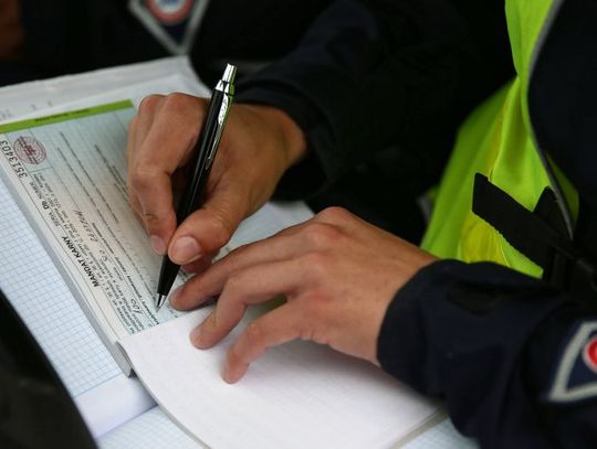 Wykonywali czynności zawodowe pod wpływem alkoholu. Zostali ukarani mandatami