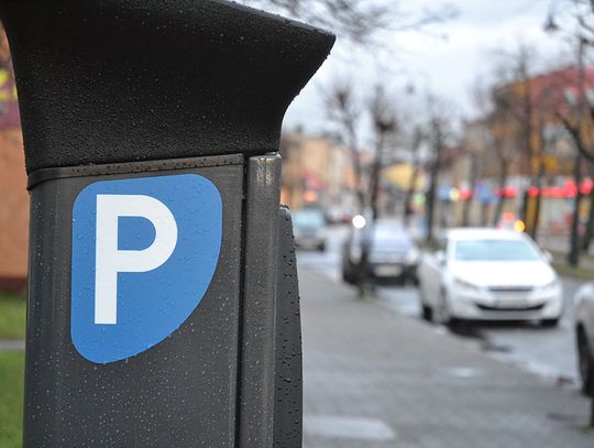 Nowe Miasto zaparkowało w XXI wieku. Za parking zapłacisz z aplikacji