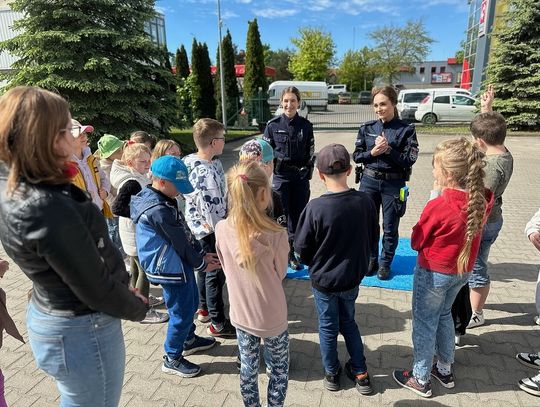 Ostródzkich policjantów odwiedzili uczniowie