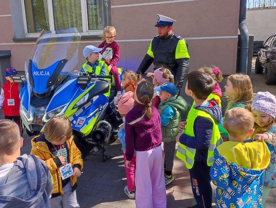 Otwarte Jednostki Policji - przedszkolaki z wizytą w komendzie