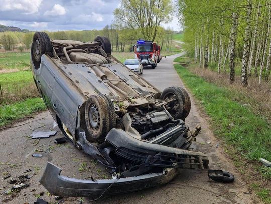 Wypadek w Mikołajkach, dwie osoby poszkodowane. W akcji LPR