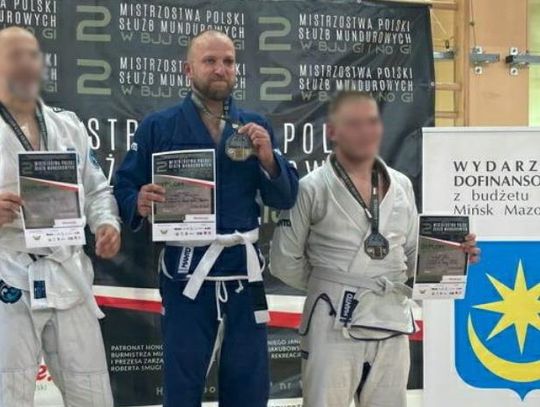 POLICJANT Z OLSZTYNKA MISTRZEM POLSKI W BRAZYLIJSKIM JIU-JITSU