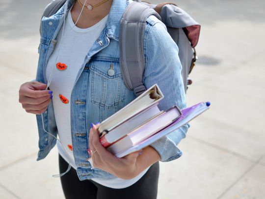 Rekrutacja na studia. Ile osób zdało maturę i jakie są najbardziej oblegane kierunki na uczelniach?