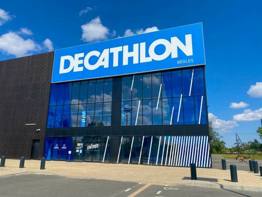 Sprawdzili, czy klienci naprawdę bojkotują Auchan, Leroy Merlin i Decathlon