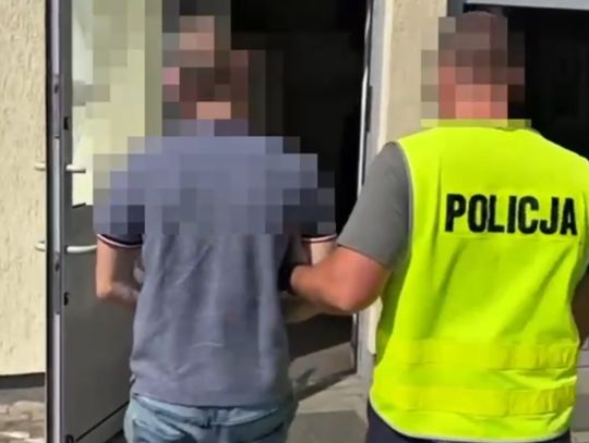 Ukradł tablicę rejestracyjną, przerobił ją i umieścił na innym samochodzie. Wszystko po to, aby zatrzeć ślady – odpowie teraz przed sądem