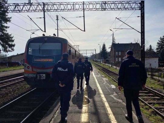 Wspólne działania funkcjonariuszy Policji i SOK na obszarach kolejowych i w pociągach