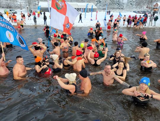 Zimowe szaleństwo morsów na plaży Hotelu Anders w Starych Jabłonkach!