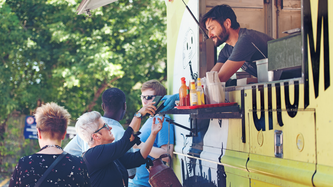 Czas na pyszny weekend - jedziemy na Food tracki