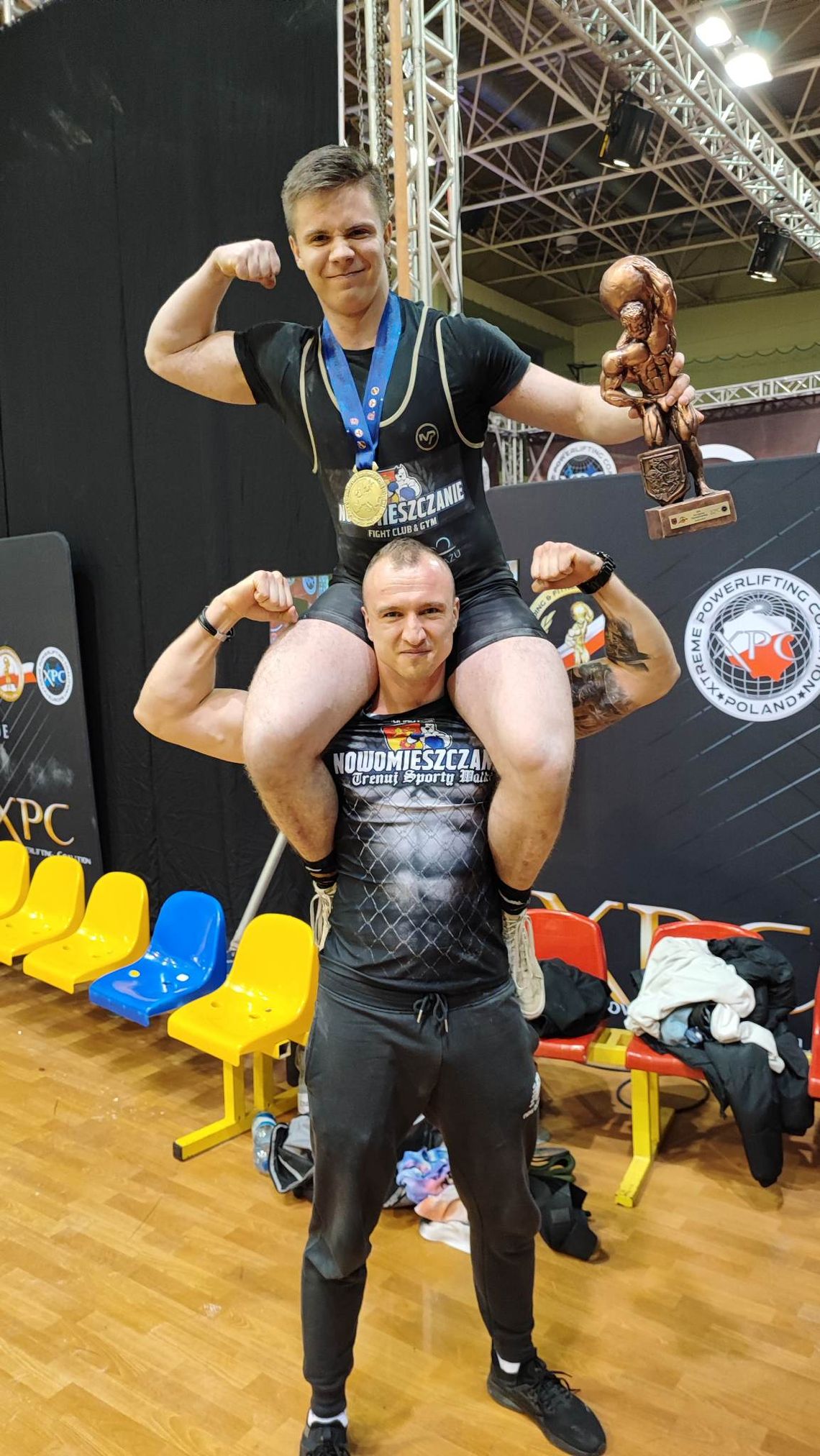 Kacper Stajszczak mistrzem Europy w trójboju siłowym w kat. do 90kg U18