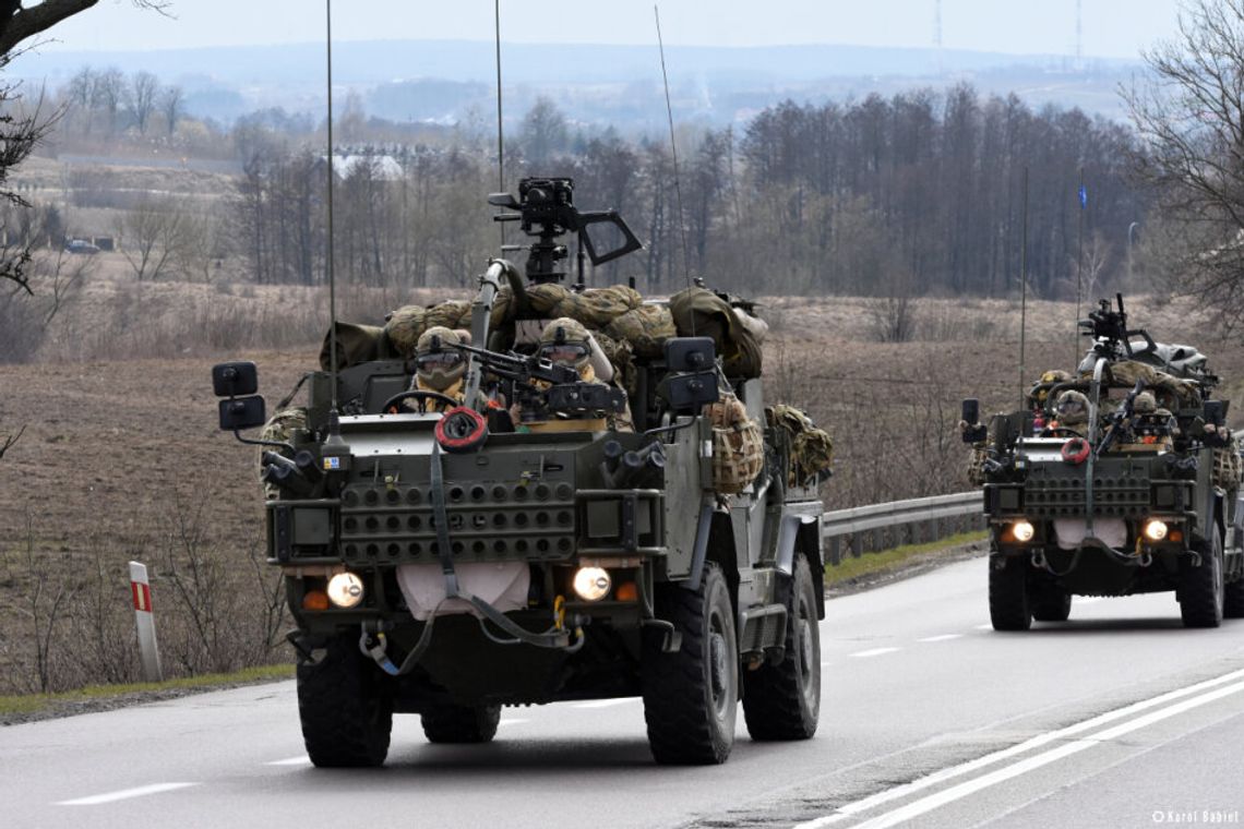 Od 12 lutego 2024 r. na drogach niemal całego kraju zaobserwować można zwiększony ruch pojazdów wojskowych, związany z ćwiczeniami STEADFAST DEFENDER-24 i DRAGON-24.