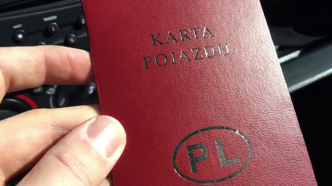 Podrabiał faktury ze sprzedaży pojazdów. Usłyszał 11 zarzutów