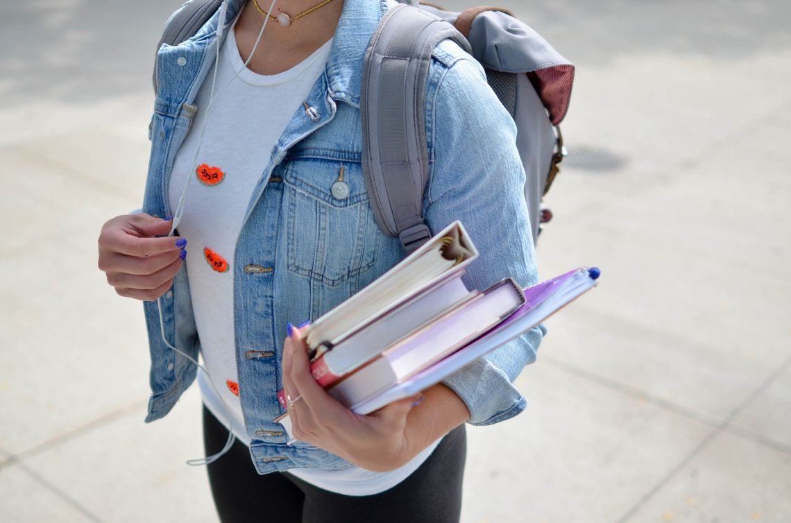 Rekrutacja na studia. Ile osób zdało maturę i jakie są najbardziej oblegane kierunki na uczelniach?