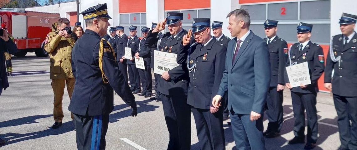 Wręczenie promes na zakup nowych samochodów ratowniczo-gaśniczych dla Jednostek Ochotniczych Straży Pożarnych