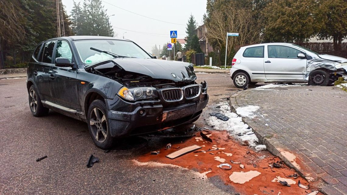 Wypadek na ul. Kościuszki w Mławie, ranne dwie osoby, z w tym 12-letnie dziecko