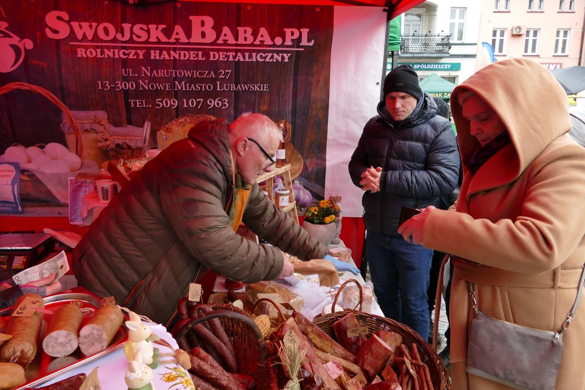 Zakupy od lokalnych wystawców. Nowomiejski Jarmark Wielkanocny [ZDJĘCIA]