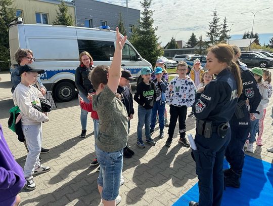 Uczniowie z wizytą u ostródzkich policjantów