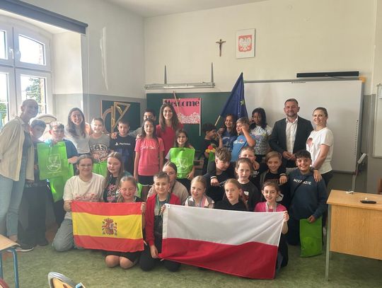 Uczniowie z Hiszpanii w Łąkorzu w ramach Erasmus+
